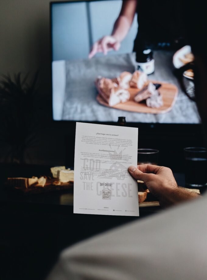 Pack regalo #1: queso + vino + crackers + dulces