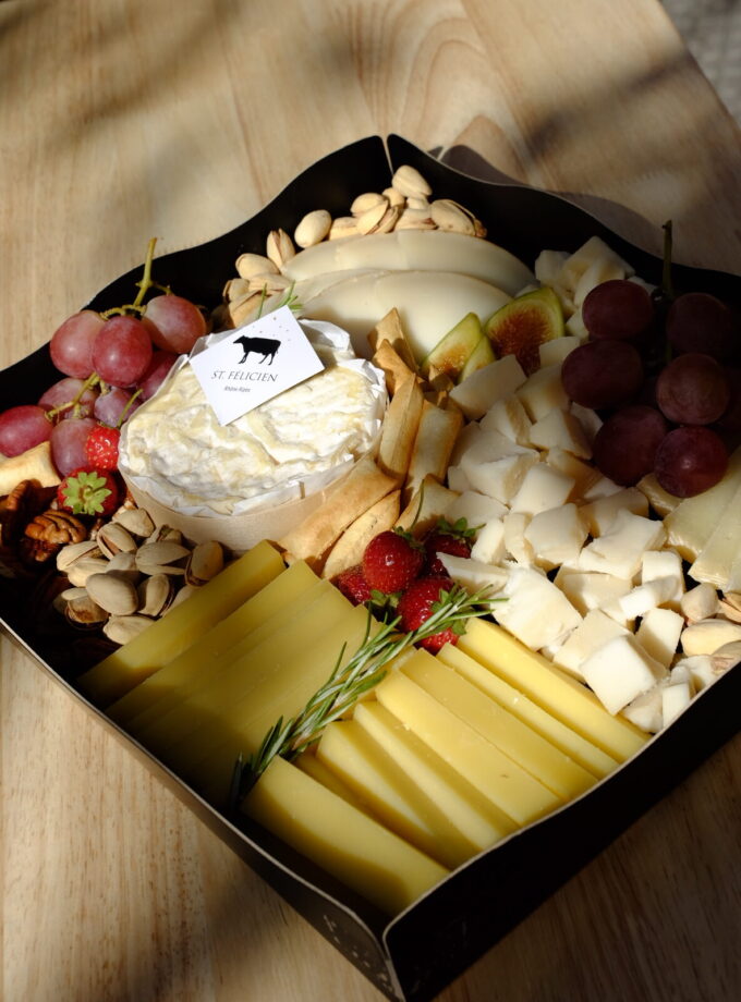Tabla de quesos (o mixtas) lista para consumir